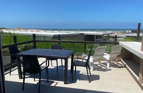 Mar de Las Pampas Apartment | Beachfront Bliss at Linda Bay Resort Studio 304