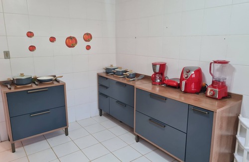 Ipitanga House | Discover Linda Casa: Family-Friendly Retreat with Pool