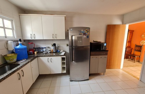 Ipitanga House | Discover Linda Casa: Family-Friendly Retreat with Pool
