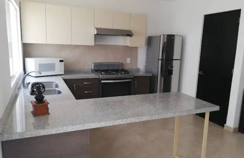 Queretaro House | Linda Casa: Prime Location with 24/7 Security & Pool