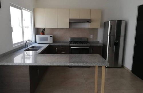 Queretaro House | Linda Casa: Prime Location with 24/7 Security & Pool