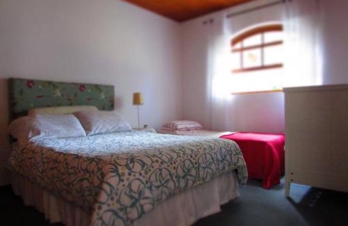 Jardim do Embaixador House | Pet-Friendly Linda Casa: 3 Bedrooms Near Capivari