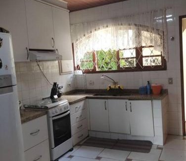 Jardim do Embaixador House | Pet-Friendly Linda Casa: 3 Bedrooms Near Capivari