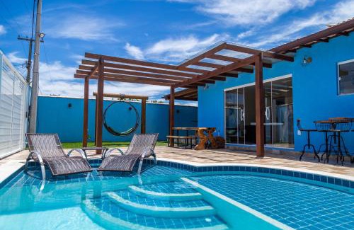 Sao Jose House | Delightful Linda Casa with 3 Suites and Pool Access
