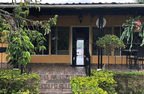 Fusagasuga House | Relax at Linda Casa Campestre with Pool and Pet-Friendly Perks