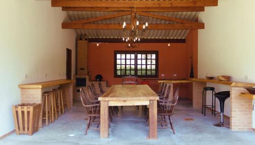 Pirangucu House | Inviting Linda Casa de Campo: Pet-Friendly Retreat Near Campos do Jordão