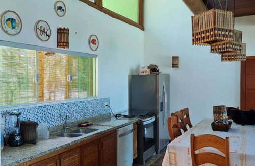 Igrapiuna House | Cozy Beach House on the Vibrant Ilha do Contrato