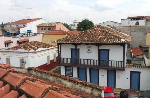 Centro House | Historic Comfort at Linda Casa in the City Center