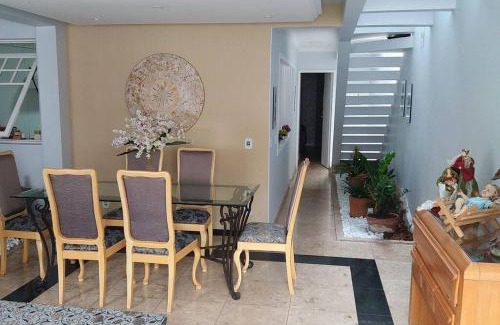 Centro House | Historic Comfort at Linda Casa in the City Center