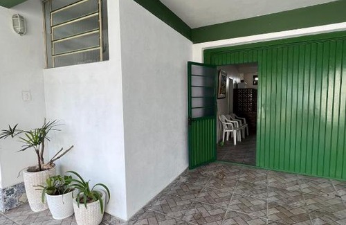 Sao Lourenco do Sul House | Cozy Beachfront Retreat in São Lourenço do Sul - 10/10 Rated