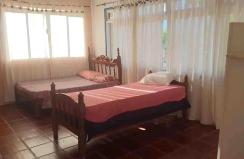 Portal da Olaria House | Spacious Beachside Retreat for 16 with Pool & Ocean View