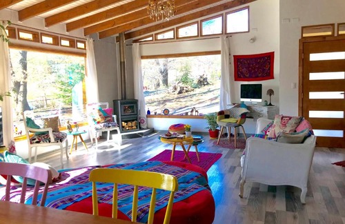 Pinto Apartment | Explore Modern Comfort at Linda Casa Rústica, Chillán