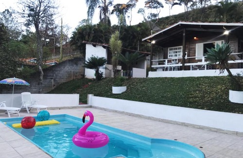Aruja House | Linda Chácara: Family-Friendly Getaway with Pool Access