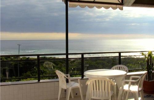 Ingleses Norte Apartment | Oceanfront Retreat with Private Pool and Stunning Views
