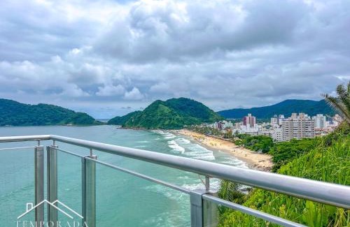 Tombo Apartment | Pet-Friendly Linda Cobertura Triplex with Great Amenities