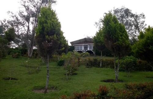 Rionegro Ski Chalet | Pet-Friendly Chalet Rionegro with Scenic Views