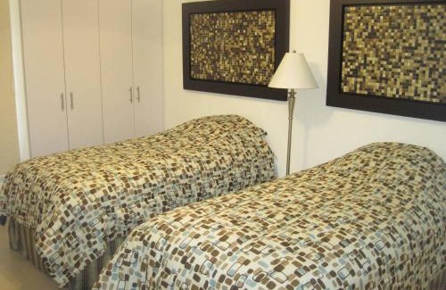 Desarrollo San Pablo Apartment | Inviting Suite with Pool and Green Spaces in Zona Norte