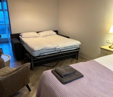 Hvolsvollur House | Discover Lindartún Guesthouse: Family-Friendly Retreat
