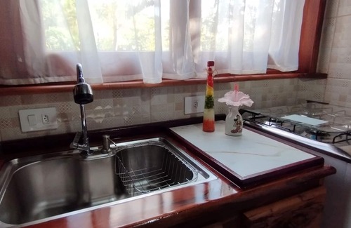 Garopaba House | Relaxing Retreat with Jacuzzi and Prime Location Awaits
