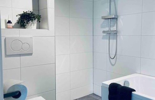 Oldeberkoop Apartment | Relaxing LindeLoft on the Farm with Optional Hot Tub