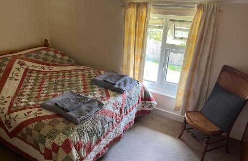Stowe House | Family-Friendly Retreat at Linden Cottage with Pet Perks