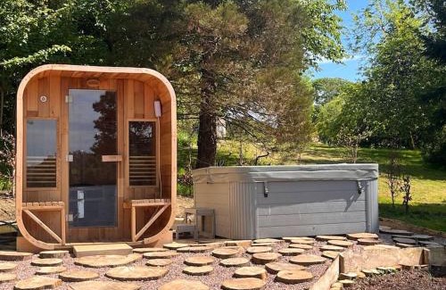 County Cavan House | Enjoy Oceanfront Bliss at Linden Lodge with Spa Access