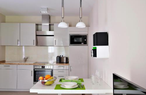 Heiligendamm Apartment | Family-Friendly Linden-Palais Wohnung 10 with High Ratings