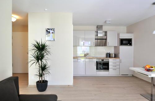 Heiligendamm Apartment | Family-Friendly Linden-Palais Wohnung 10 with High Ratings