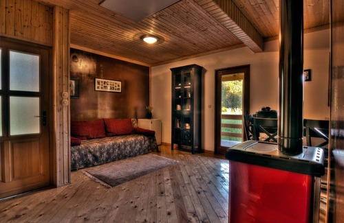 Velika Plana Apartment | Relax at Linden Tree Retreat & Ranch: Pet Friendly Oasis