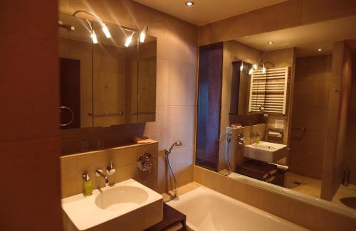 Damme Hotel | Discover Lindenhof Hotel Tepe: Pet-Friendly Retreat