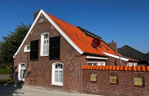 Osteel House | Discover Lindenhuus: Oceanfront Haven Near Norddeich
