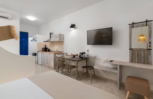 Lindos Hotel | Seaside Getaway at Lindian Myth Sea View Studios