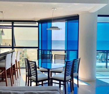 Andorinha Apartment | Relaxing Oceanfront Retreat: Lindo AP MP with Stunning Views
