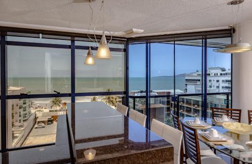 Andorinha Apartment | Relaxing Oceanfront Retreat: Lindo AP MP with Stunning Views