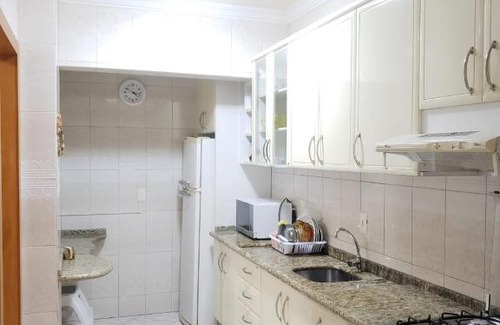 Andorinha Apartment | Ideal Getaway at Lindo Ap in Meia Praia's Heart