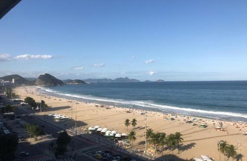 Copacabana Apartment | Cozy Ocean View Apartment on Avenida Atlântica, Copacabana