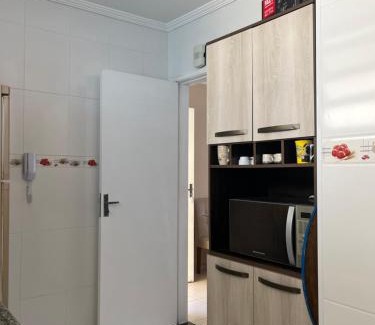 Enseada Apartment | Ideal 3-Bedroom Apartment Steps from Praia da Enseada