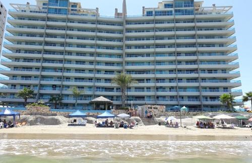 Salinas Apartment | Beautiful Oceanfront Apartment at Torre Oceánica