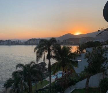 Martim de Sa Apartment | Experience Lindo Duplex with Private Beach & Scenic Views