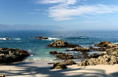 South Shore Hotel Area Hotel | Discover Lindo Mar Resort: Oceanfront with Top Amenities