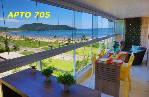 Indaia Apartment | Beachfront Haven: Lindo Novissimo with Ocean Views