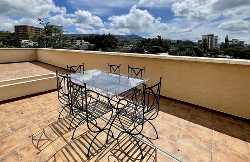 Zona 16 Apartment | Lindo penthouse con lindas vistas, espacioso cerca de Paseo Cayala