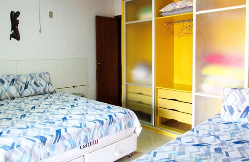 Santa Isabel House | Charming Waterside Retreat in Santa Isabel/SP