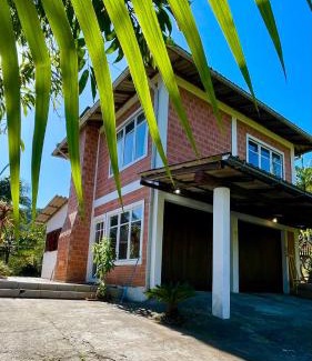 Aguas Mornas House | Experience Lindo Sítio: 4-Star Oasis with Pet-Friendly Perks