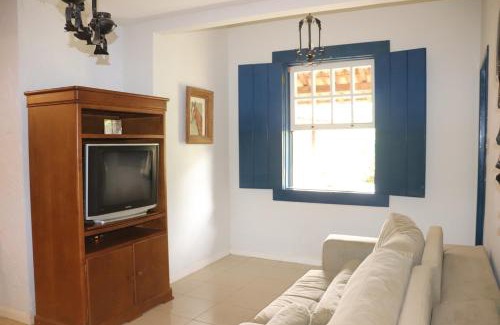 Rio Novo House | Relax at a Family-Friendly Pool Retreat in Rio Novo