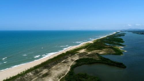 Barra do Itapocu House | Spacious 7-Bedroom Retreat in Barra do Itapocu