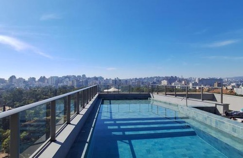 Cidade Baixa Apartment | Inviting Studio with Rooftop Ocean View at JP Redenção