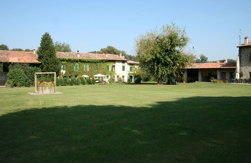 Valeggio sul Mincio House | Idyllic Lindoro Apartment with Garden Near Peschiera del Garda