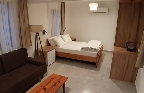 Dalyan City Center House | Experience Relaxation at Lindos Pansiyon with Pool and Spa