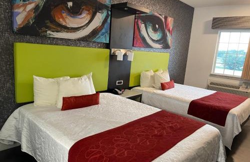 Lindsay Hotel | Pet-Friendly Lindsay Inn: Your Family's Cozy Retreat